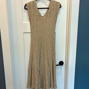 Dick & Jayne Cap Sleeve Women’s Dress Size Small Taupe Tan V-Neck‎